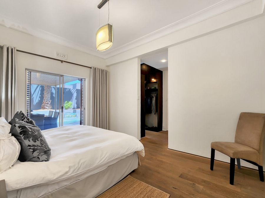 2 Bedroom Property for Sale in Sea Point Western Cape